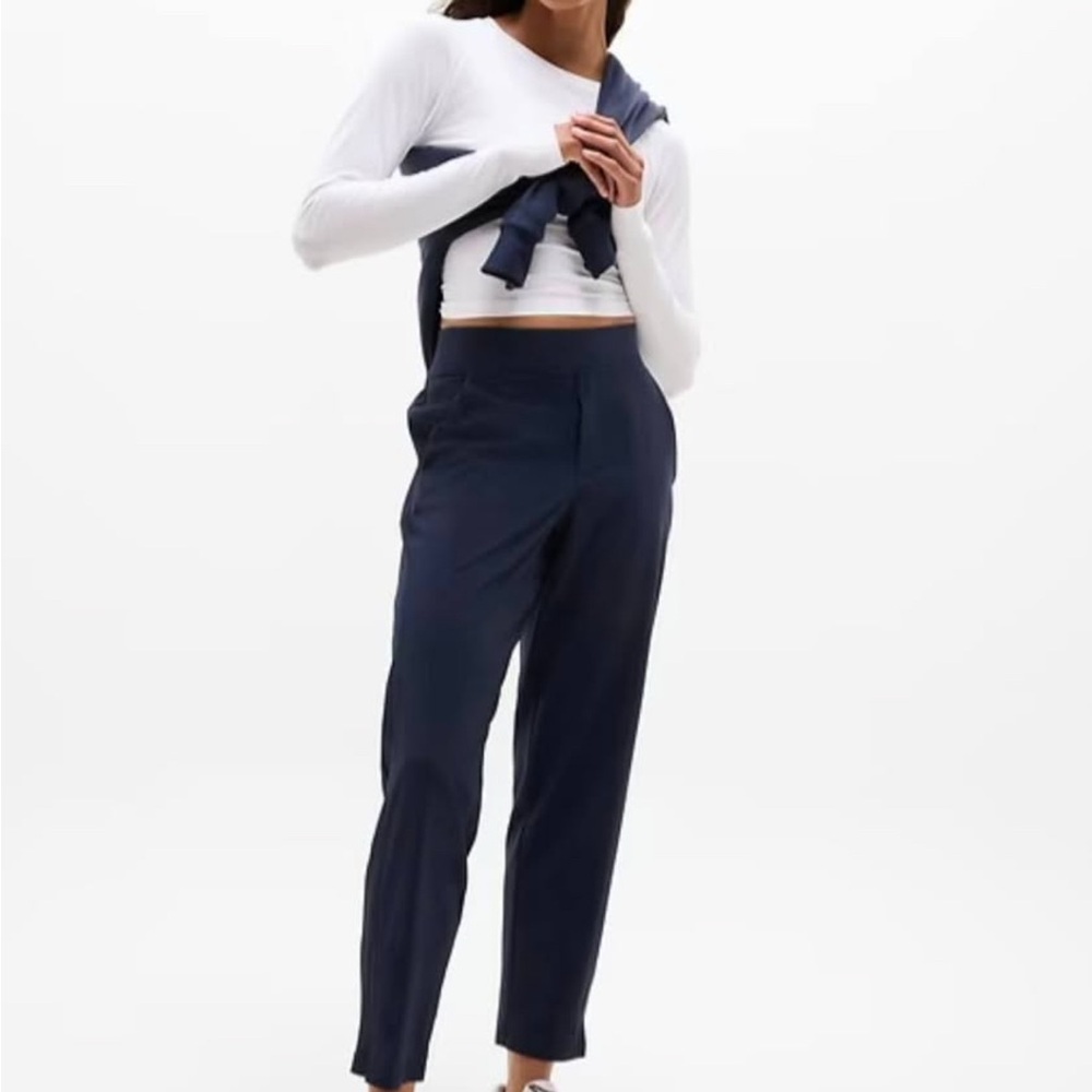 Athleta BROOKLYN MID RISE ANKLE PANT in navy, size 6